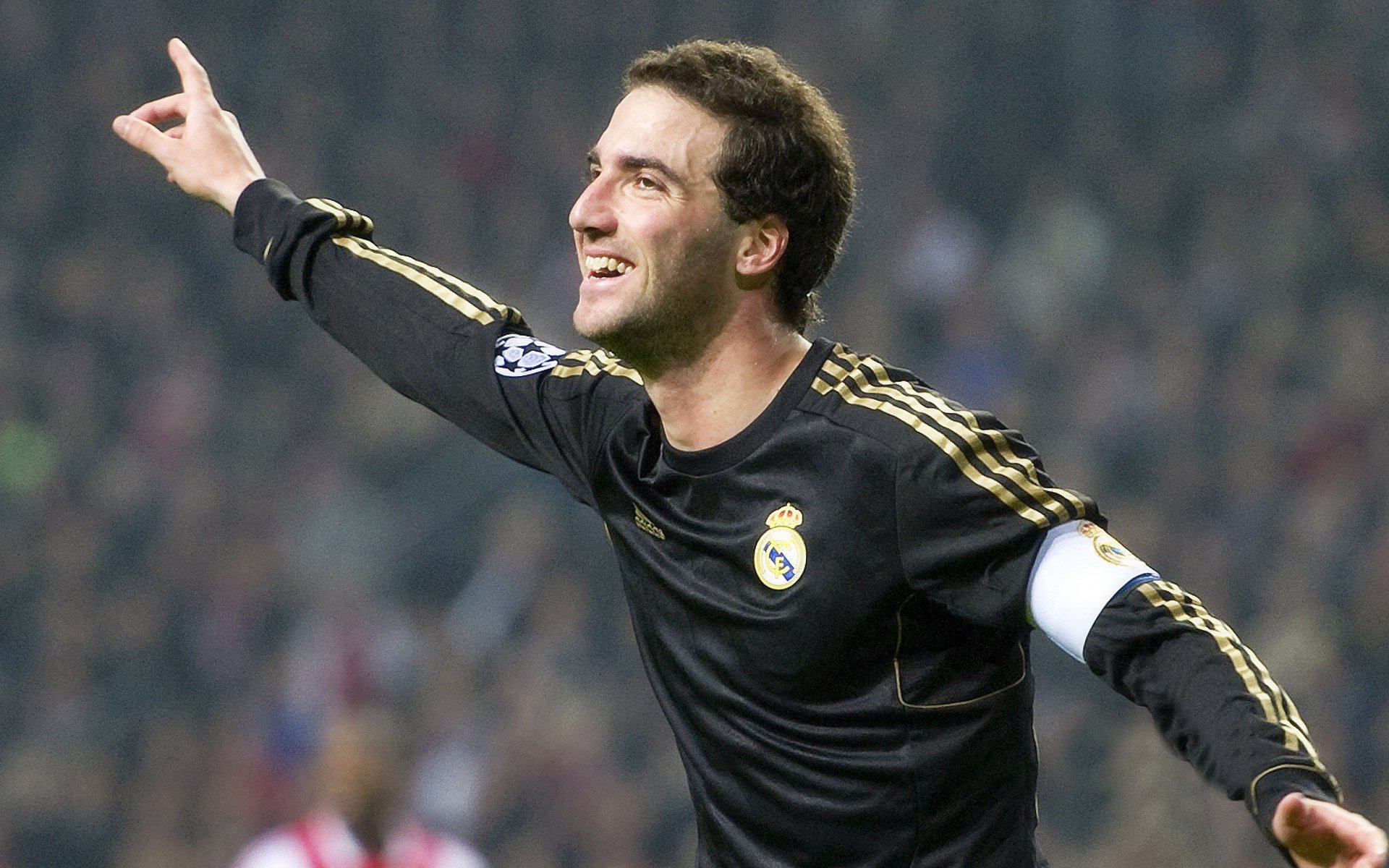 中国男子4×200米自由泳接力决赛精彩纷呈,男子4×100米自由泳接力